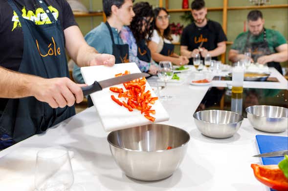Clase de cocina de tapas y paella en Madrid