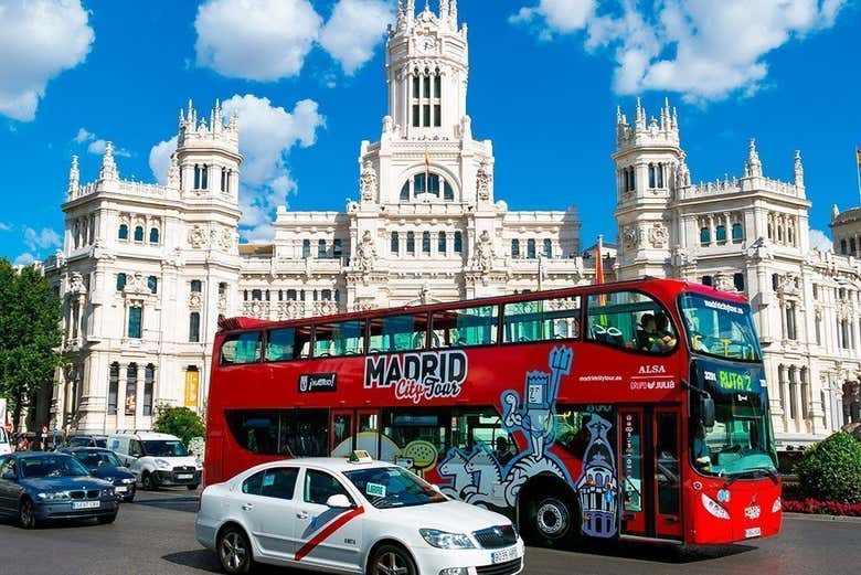 Junto al Palacio Cibeles